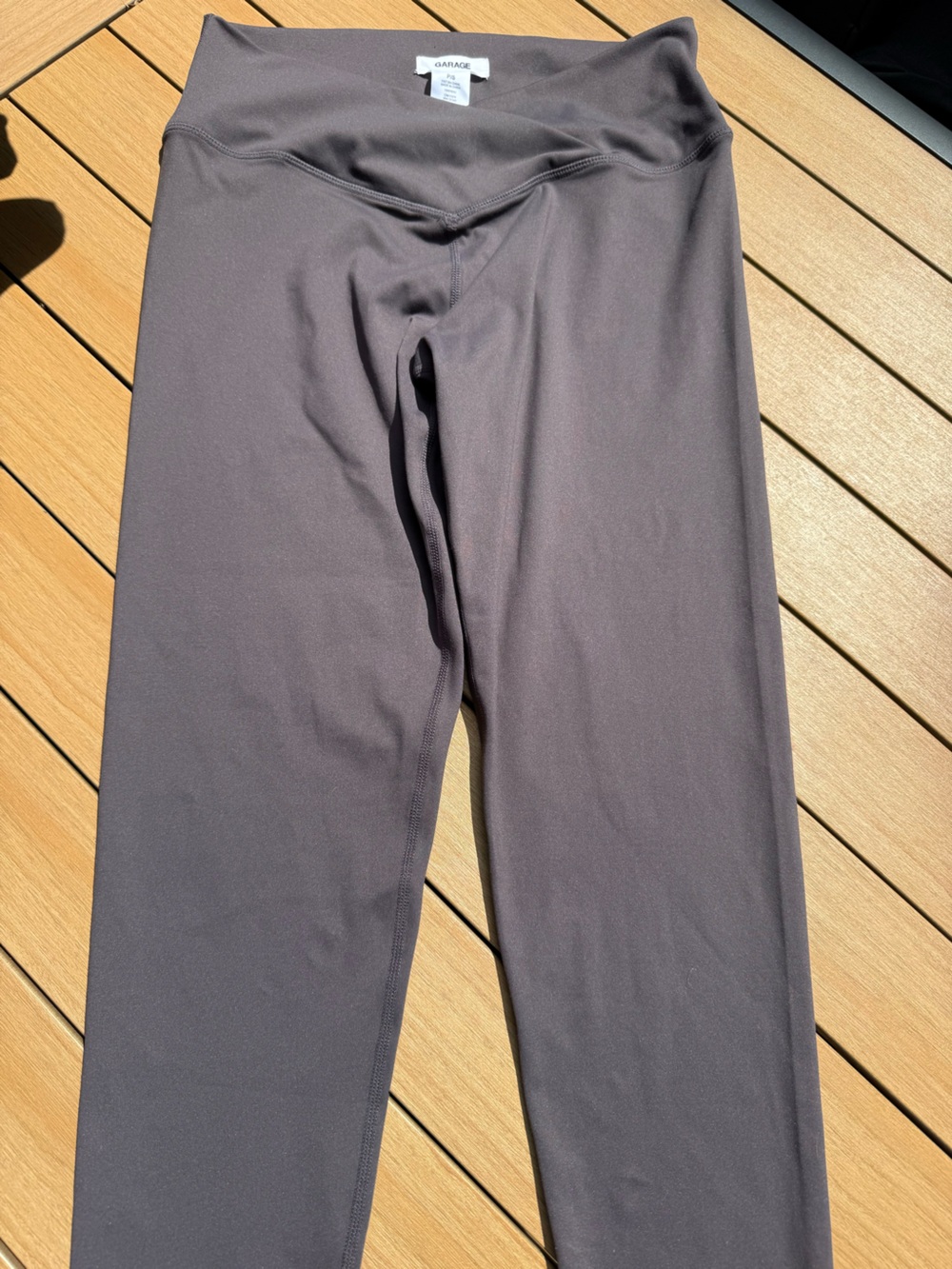 Garage women’s V-Waist Active Leggings in Grey. NWOT. Size Small.